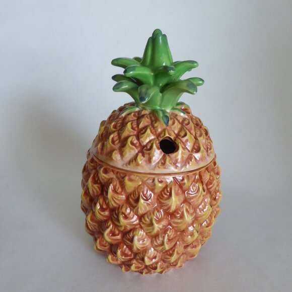 NEW ISLANDER STOCKTON CA LIDDED PINEAPPLE & RUM BARREL CERAMIC MUG LOT - Picture 2 of 14